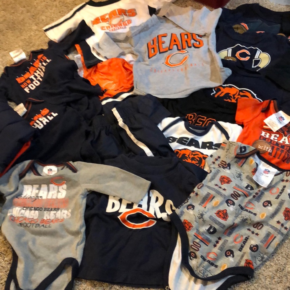 Lot- baby Chicago Bears outfits 0-3 mos- 18 mos